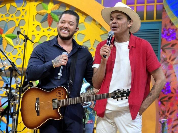 Frank Aguiar, Banda Fulô de Mandacaru e Brunin Albuquerque celebram o Natal em especial da TV Aparecida