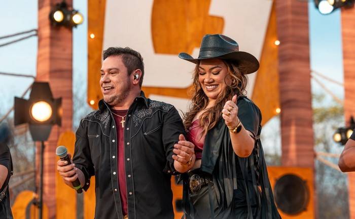 Claudio Ney & Juliana gravam “Pega de Boi” em terra de vaqueiros e celebram ano histórico