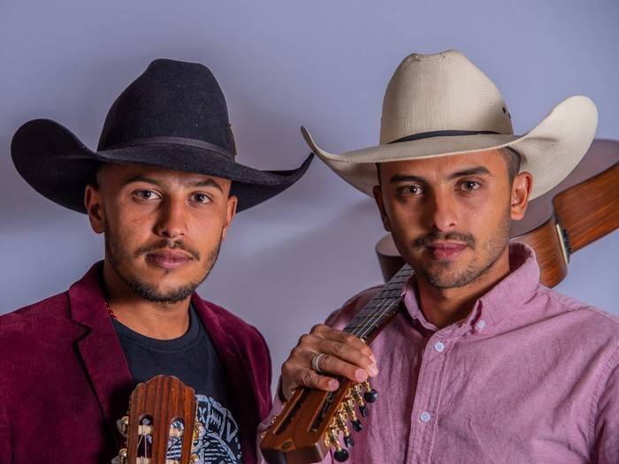 Thalita e Eliza, Sandro e Gustavo, Roberto e Meirinho, José Júnior e Gabriel no Terra da Padroeira