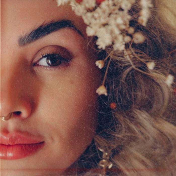 Kia Sajo lança "Cores Quentes", faixa que transforma a fuga em reencontro