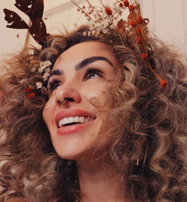 Kia Sajo lança "Cores Quentes", faixa que transforma a fuga em reencontro