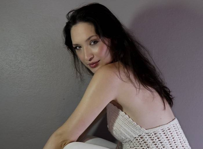 A geração que cria as próprias portas: Luísa Locher fala sobre autonomia e o poder dos projetos independentes