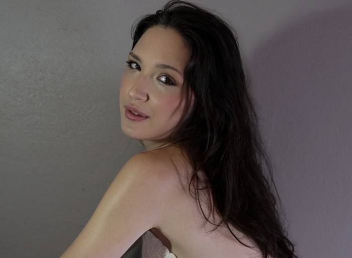 A geração que cria as próprias portas: Luísa Locher fala sobre autonomia e o poder dos projetos independentes