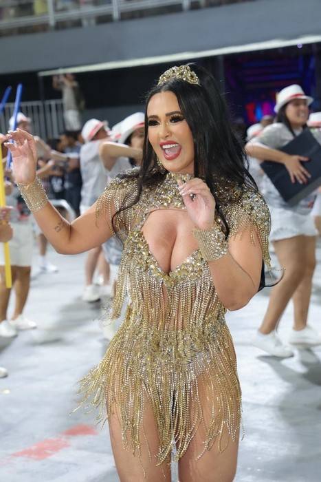 Musa Suzana Aramuni brilha no ensaio técnico da Acadêmicos do Tucuruvi