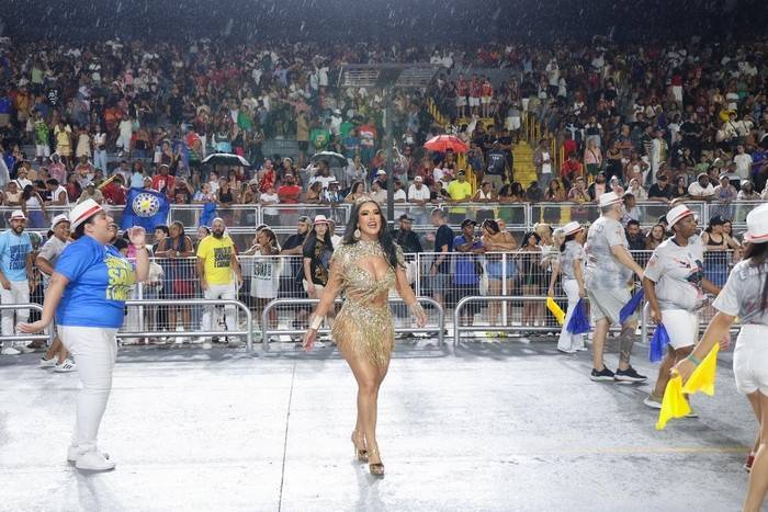 Musa Suzana Aramuni brilha no ensaio técnico da Acadêmicos do Tucuruvi