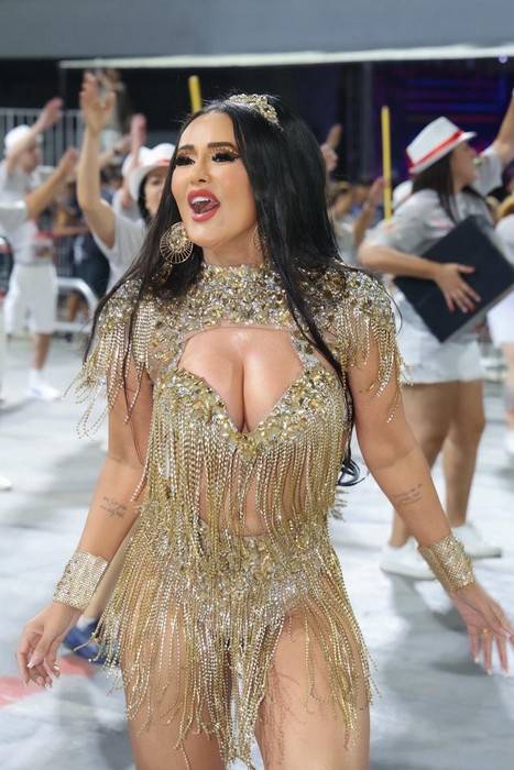 Musa Suzana Aramuni brilha no ensaio técnico da Acadêmicos do Tucuruvi