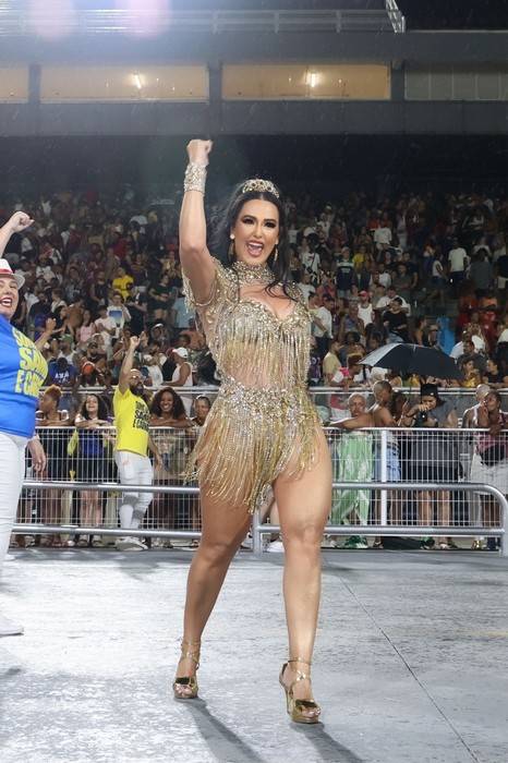 Musa Suzana Aramuni brilha no ensaio técnico da Acadêmicos do Tucuruvi