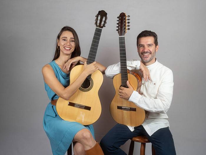 Aparecida Sertaneja recebe May e Gabi, Guilherme e Vinícius, AnieRafa e Juliana Moretto