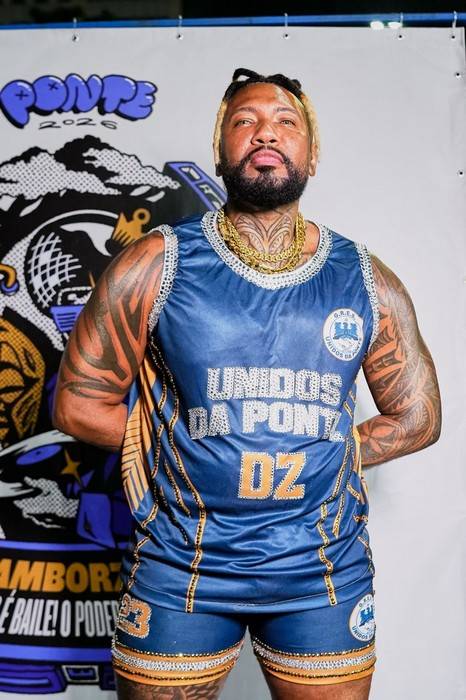 Daniel Zarmanno vira funkeiro e desfila com a Unidos da Ponte