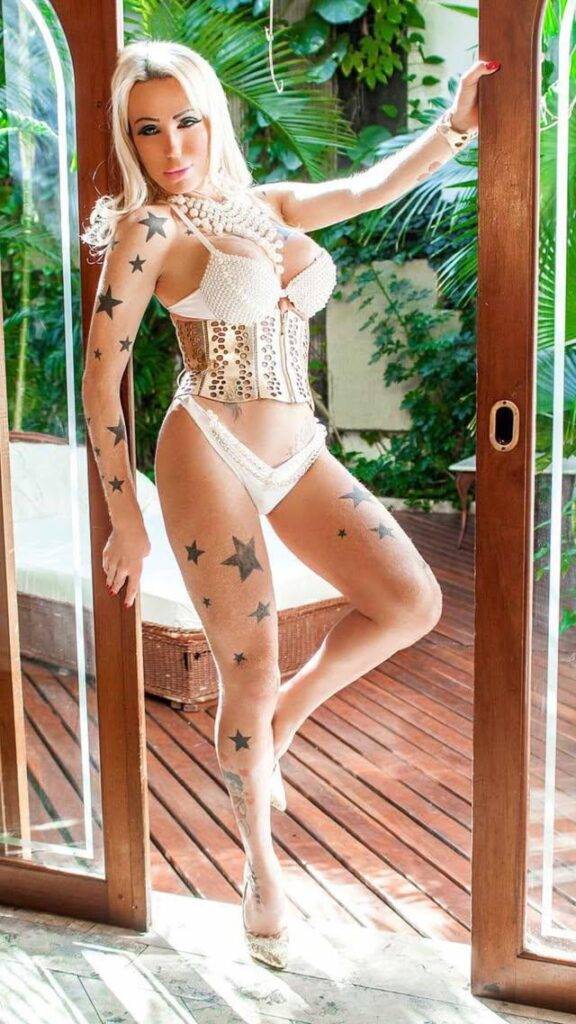 Fabíola Voguel revela fetiche inusitado de assinantes com suas roupas usadas