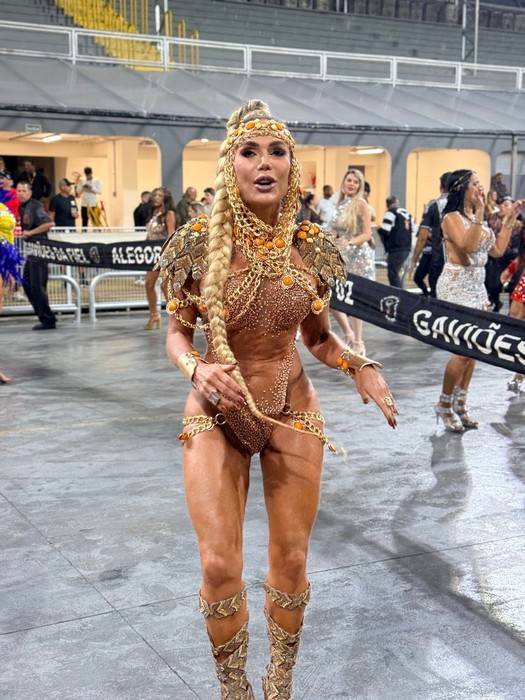 Francine Carvalho: Musa da Gaviões deixa todos impressionados com truque de fixação de tapa-sexo