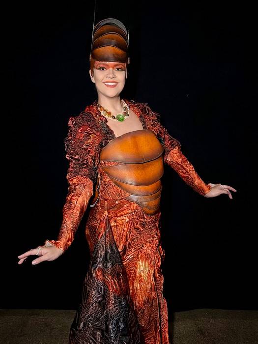 Das calçadas de Niterói ao Royal Albert Hall: Ju Rosario simboliza a resiliência feminina no mês da mulher