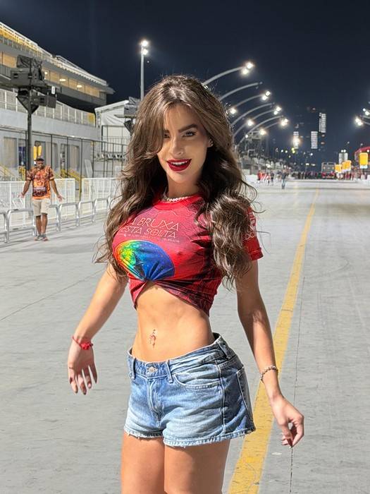 Musa da Colorado, Mari Marquini, deslumbra com shape slim em ensaio e revela secagem de 7kg nas férias