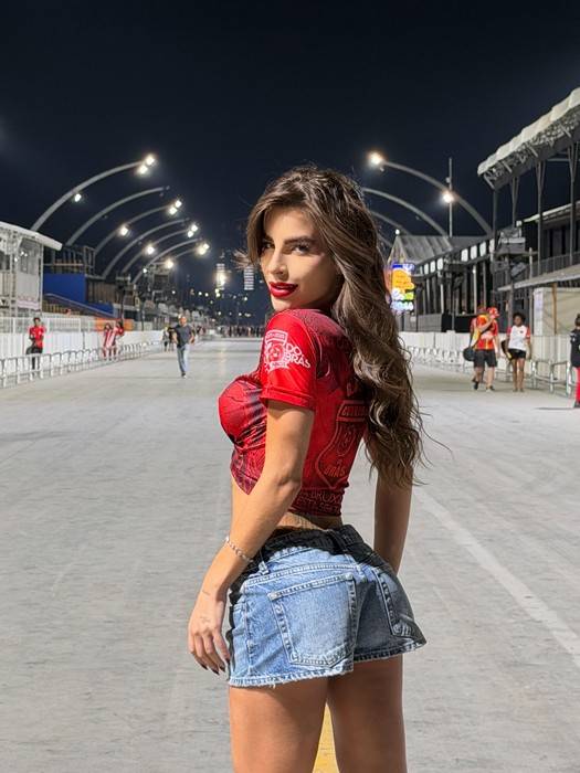 Musa da Colorado, Mari Marquini, deslumbra com shape slim em ensaio e revela secagem de 7kg nas férias