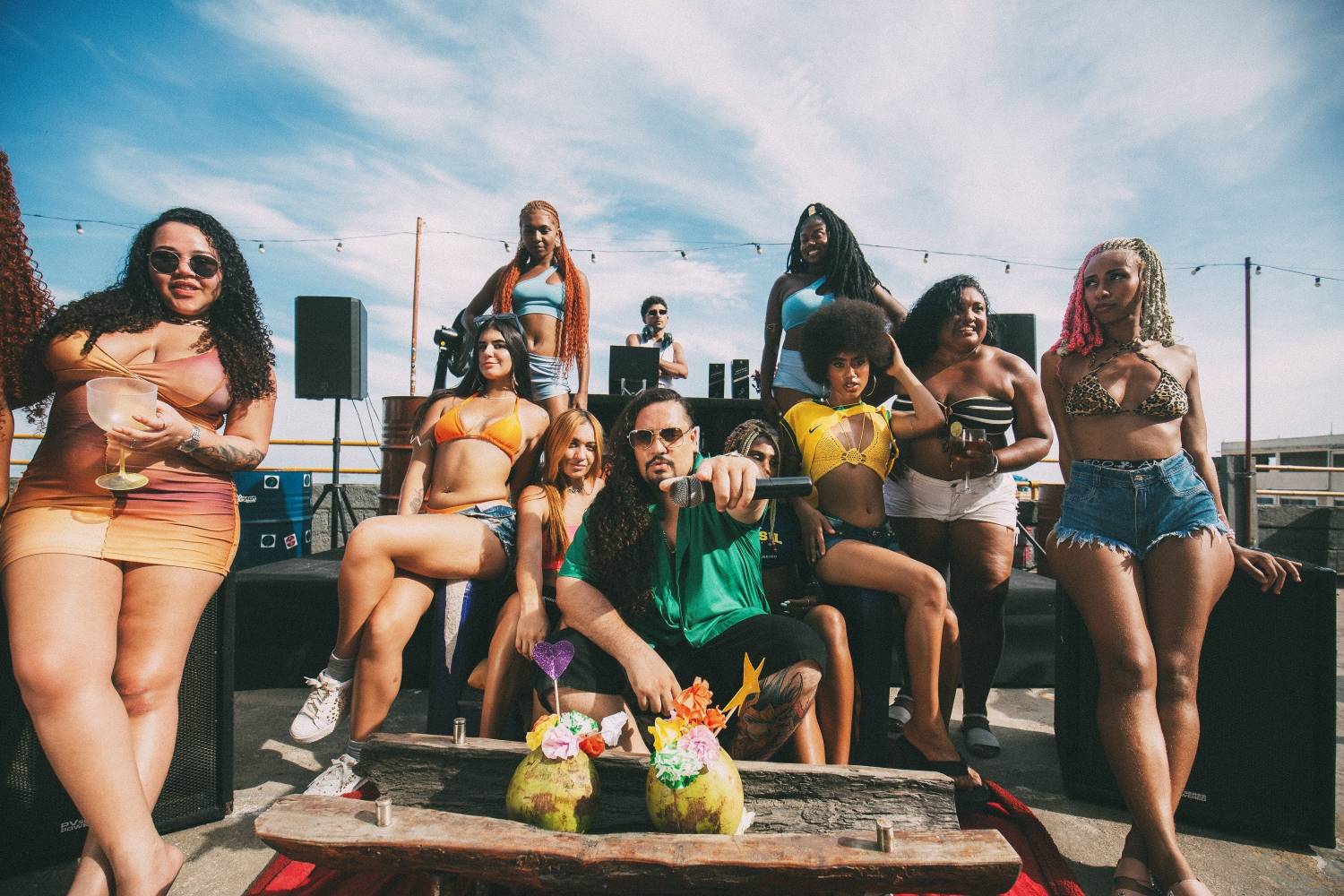 Riko Viana lança versão com olhar pop para hit “Mal Acostumado”