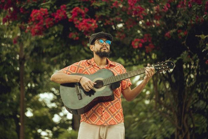 Cantador Poeta: Serafim reafirma voz autoral da nova MPB