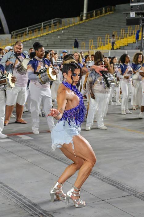 Vivian Cristinelle, a Princesa da Bateria do Tatuapé, revela segredo para Silhueta de atleta fitness
