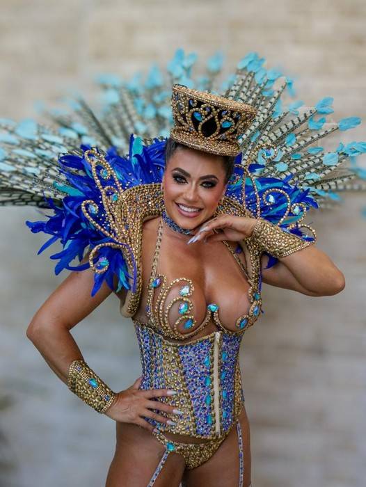 A rainha da minha própria história: Adriana Santos e o poder feminino no carnaval 2026