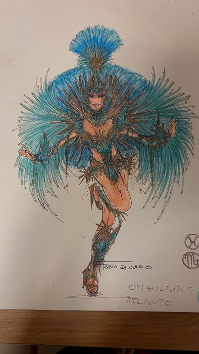 Musa da Rosas de Ouro, Ana Paula Diniz, desfila como "Sacerdotisa de Atlântida" no Carnaval de São Paulo