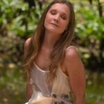 MPB: Andrea Ferrer celebra a leveza do verdadeiro amor em “Fonte Viva”