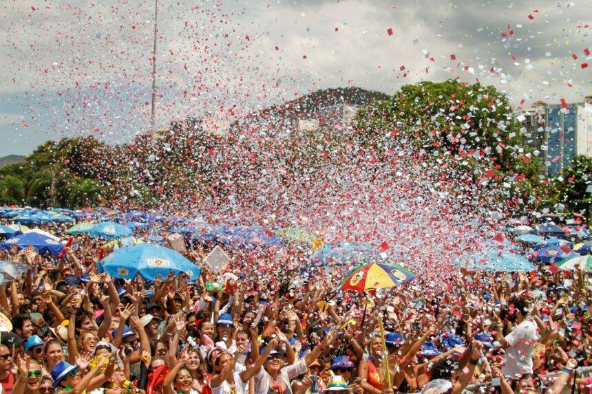 Destaque da folia carioca, Bloco do Sargento Pimenta celebra Beatles e vida e obra de Cássia Eller na segunda-feira de Carnaval
