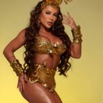 Carnaval do Mounjaro: Carla Silva, Musa da Colorado, revela pressão estética do Carnaval e perda de 20 kg