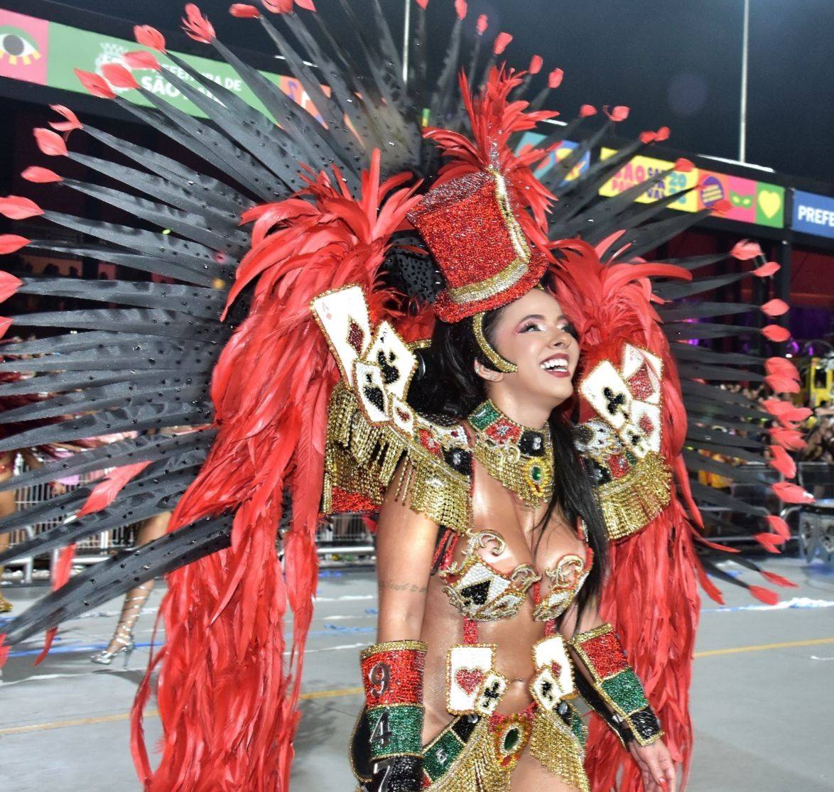 Daiana Pereira brilha como “A Rainha do Carteado” na Nenê de Vila Matilde