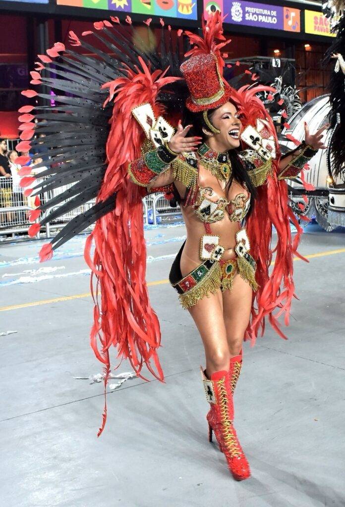 Daiana Pereira brilha como "A Rainha do Carteado" na Nenê de Vila Matilde