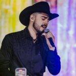 Noite de música no Aparecida Sertaneja, com Enrico, Gaúcho da Fronteira e Donizeti Camargo no palco