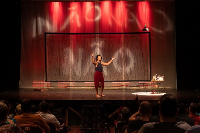 Adriana Birolli desafia o público a dizer NÃO!