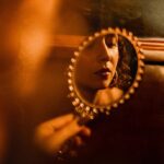 Esther Torres lança “Avesso”, um jogo de sombras e luz