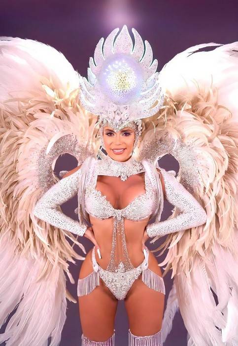 Carnaval em alta velocidade: Rainha de Bateria Francine Carvalho recorre a helicóptero para cumprir agenda