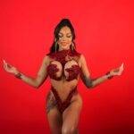 Gabi Fatalle: A Musa da Colorado que retirou costelas para afinar cintura e conquistar o carnaval