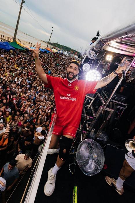 Henry Freitas faz história no pré-carnaval de São Luís