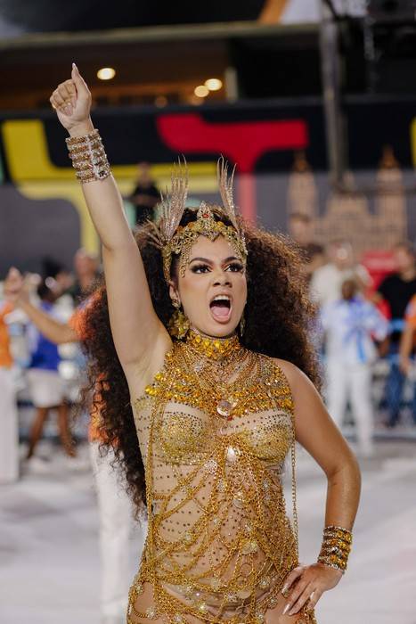A rainha da emoção: Karinne Rodrigues estreia no grupo especial do carnaval carioca