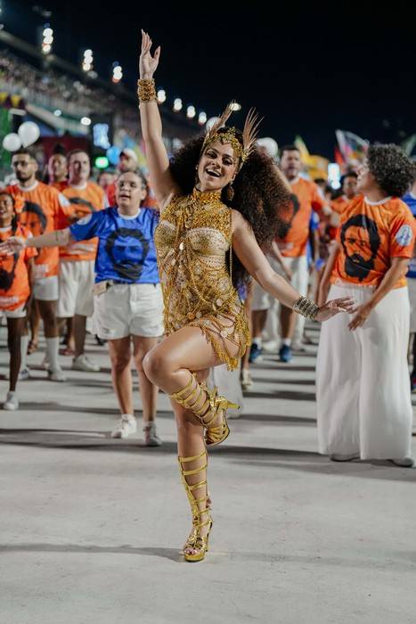 A rainha da emoção: Karinne Rodrigues estreia no grupo especial do carnaval carioca