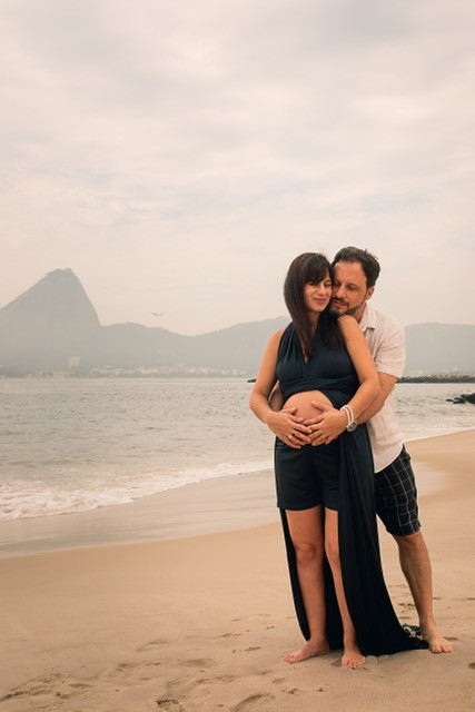 “Ficar e Morar”: Uma declaração de amor madura de Tatiana Dias Gomes e Leo Martins