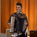 Lívia Mattos: A acordeonista que reescreve a história da música brasileira