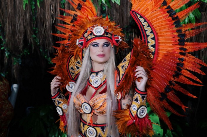 Musa da Colorado, Luciana Fontano, revela perrengue antes de desfilar: "Desmaiei e tive crise de ansiedade"