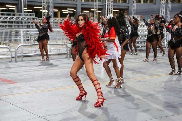 Musa da Colorado, Mari Marquini promete fantasia dark inspirada em fetiches do OnlyFans