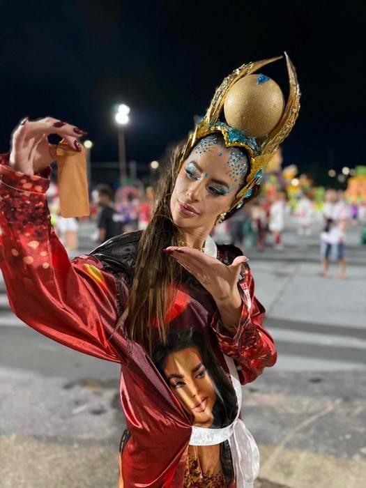 Musa da Colorado, Mari Marquini perde tapa-sexo no ensaio e improvisa com estilo