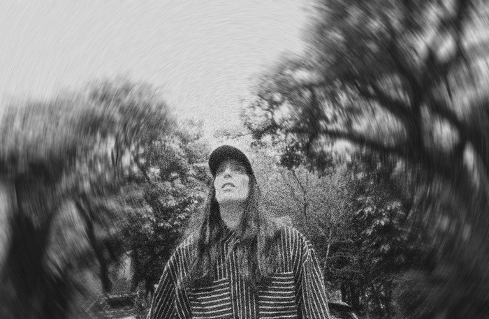 Ashibah explora o house melódico no single "Walk"