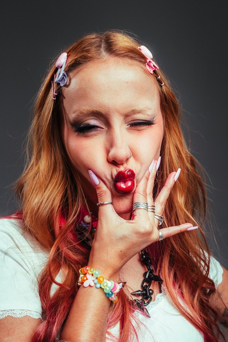 Duda Ruas completa ciclo emocional do EP "bonita demais pra sofrer" com o single "Pra sempre com Você"