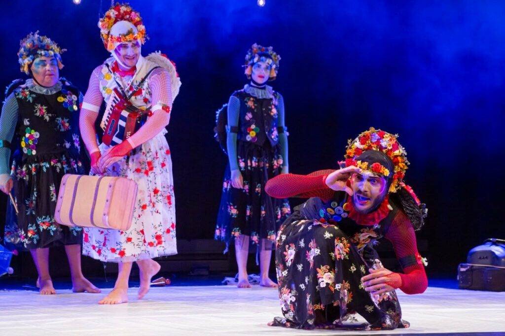 Teatro, música e cordel: "O Patinho Feio" promove circulação gratuita para crianças e jovens