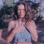 De Barcelona, Lua Fernandes lança o single “Deságua”