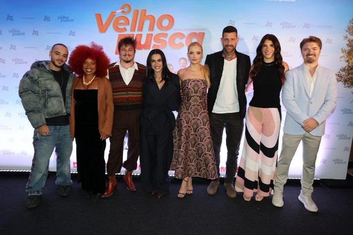 Giovanna Chaves estreia em "O Velho Fusca" e rompe corações nas redes sociais