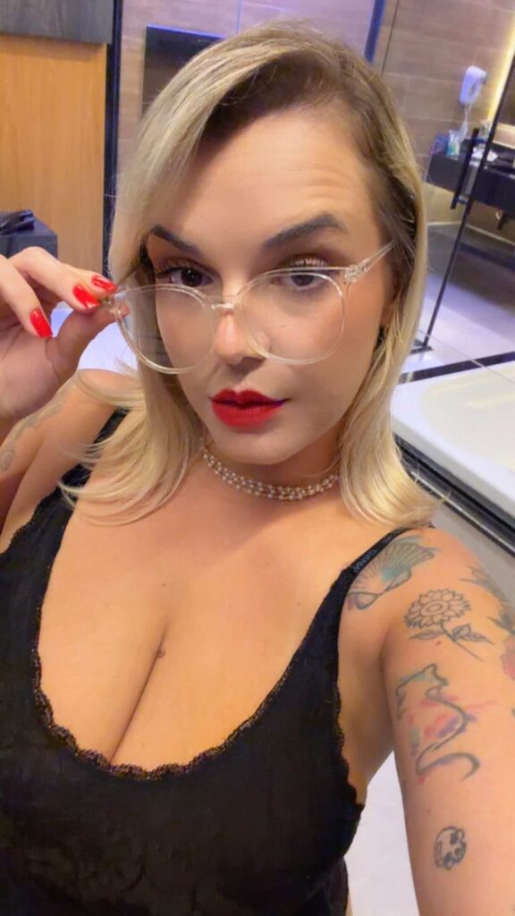 Marcela Loah, a Sereya: influencer estreia canal no YouTube com foco em Terapia Tântrica