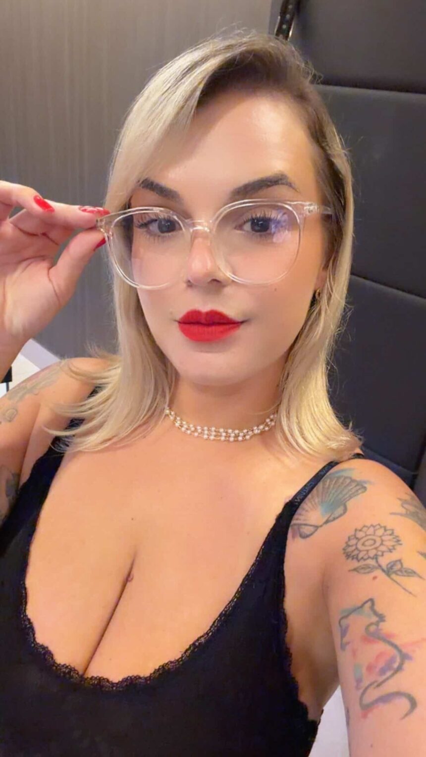 Marcela Loah, a Sereya: influencer estreia canal no YouTube com foco em Terapia Tântrica