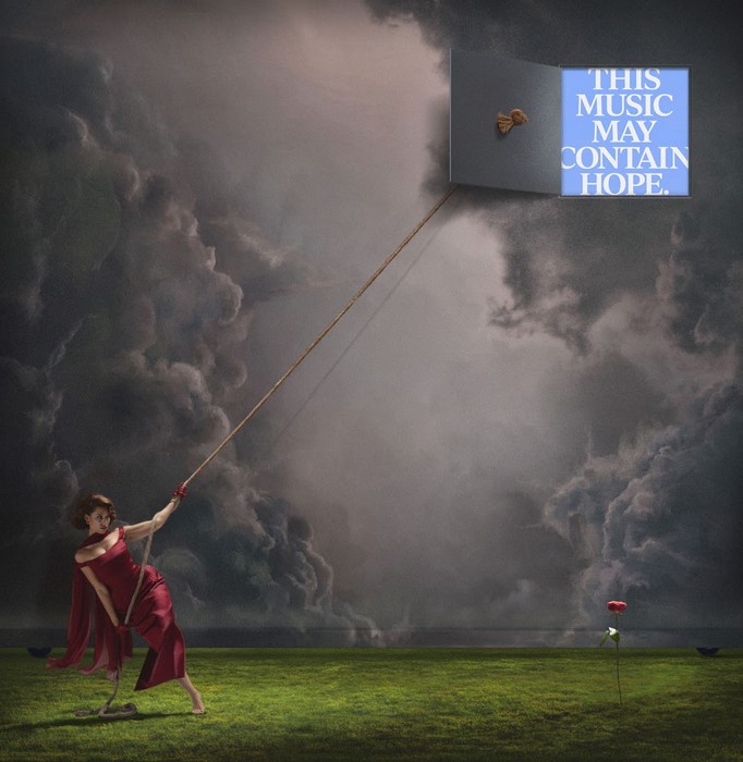 RAYE lança nova balada “Nightingale Lane” e prévia do álbum “THIS MUSIC MAY CONTAIN HOPE”