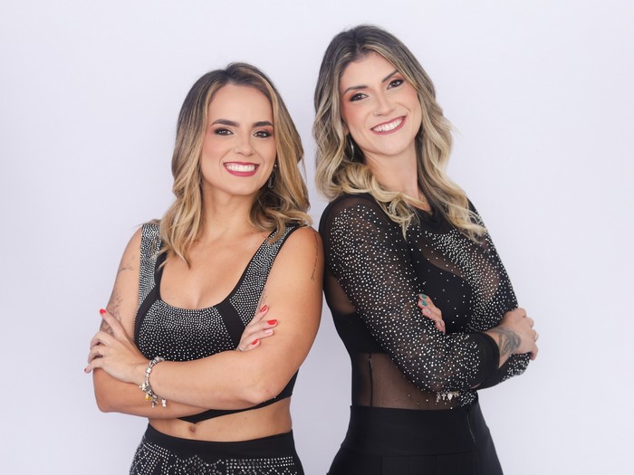 Aparecida Sertaneja celebra as mulheres com As Brasiguais Liandra e Taiane, Tânia Mara, Lucylla e Lucyana e Renata e Talita